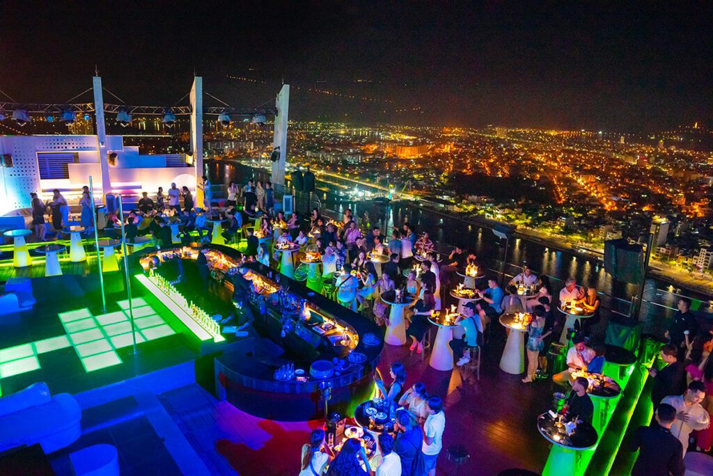 sky 36 rooftop bar da nang