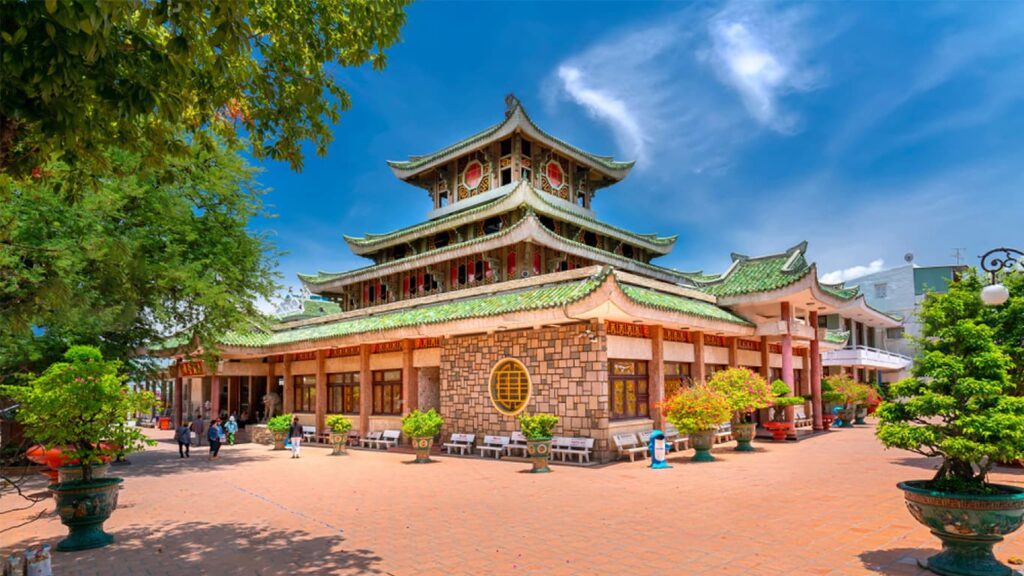 tham quan mieu ba chua xu.593ac59194ba8ad60822d2a03acdcd6b 3