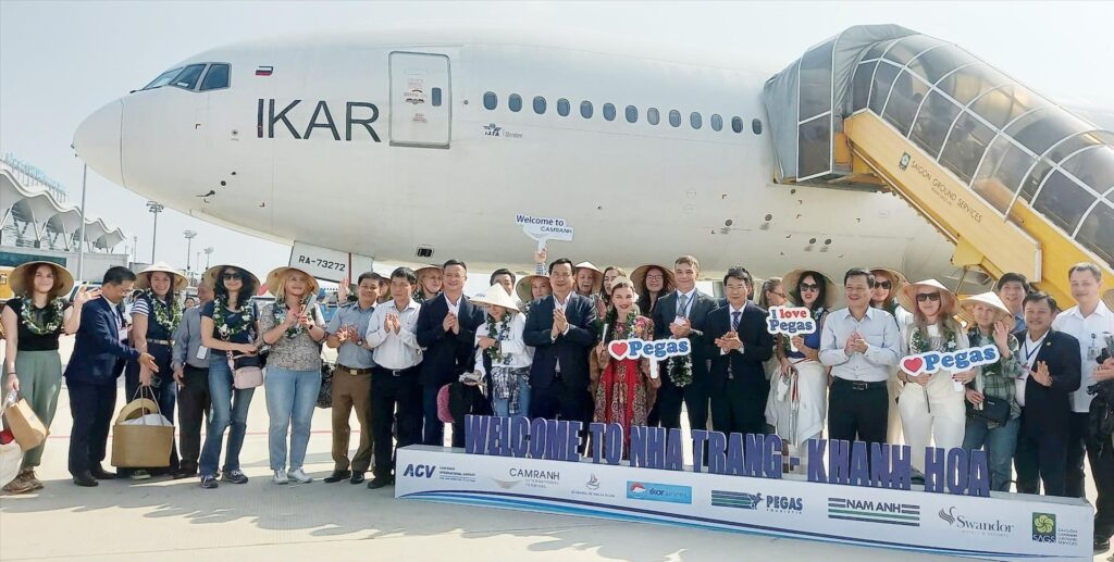 Russian travellers in Vietnam exploring Halong Bay cruise