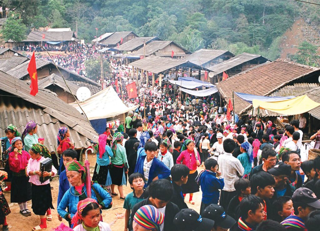 Beyond Tet: 5 Hyper-Local Ethnic Minority Festivals to Experience in 2026 1 0 chotinhkhau vai1