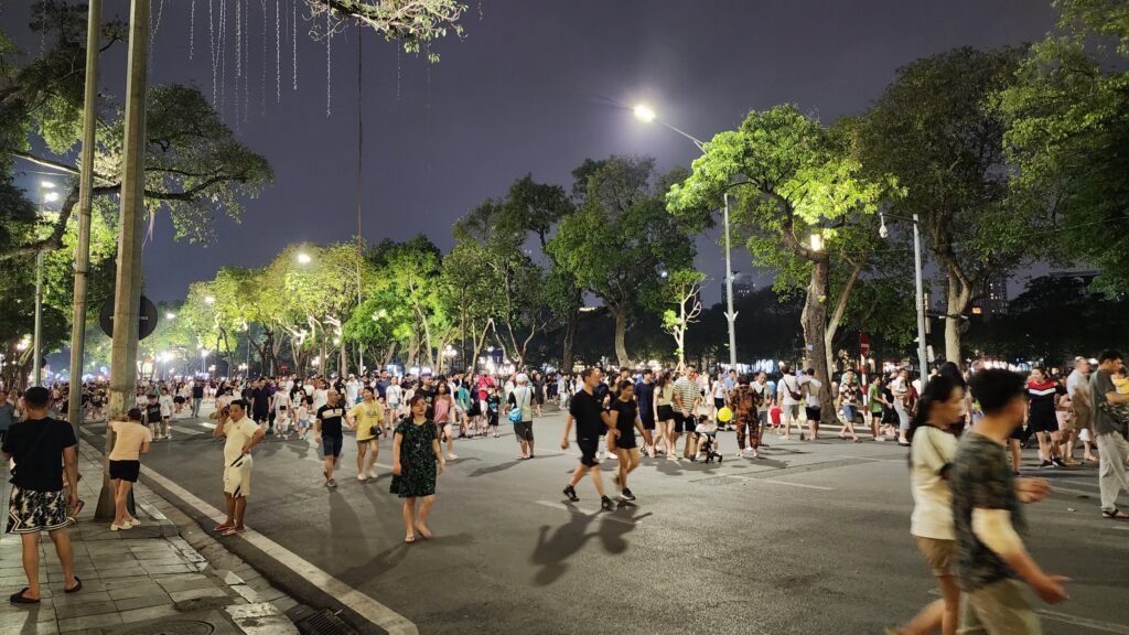 Midnight in Hanoi: Your Ultimate Guide to Late-Night Food, Culture, and Entertainment 4 10 17147117307752073389916