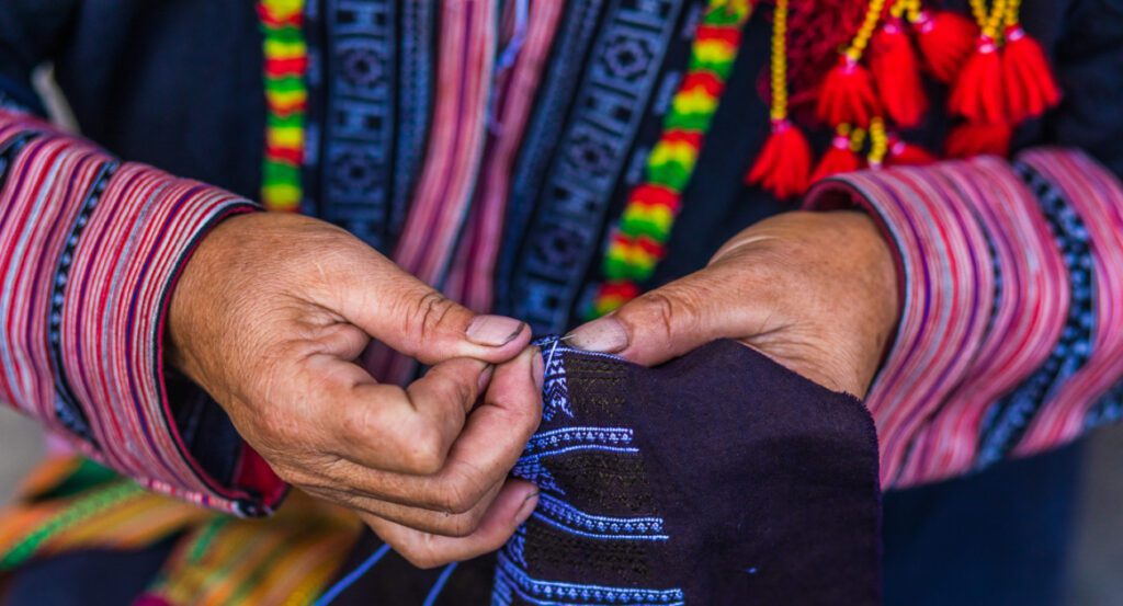 Vietnam Demographics: A Traveler’s Guide to the People, Culture, and Heart of the Nation 4 vietnam traditional dress 3