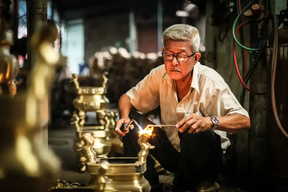 Weaving Threads of Time: Vietnam's Arts and Crafts Villages – A Timeless Treasure Trove for Your Clients 16 Phuoc kieu bronze