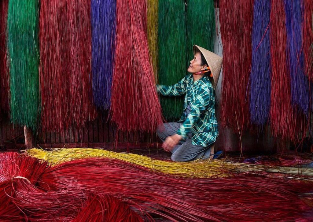 Weaving Threads of Time: Vietnam's Arts and Crafts Villages – A Timeless Treasure Trove for Your Clients 24 chieu coi hoai nhon 420250916211327