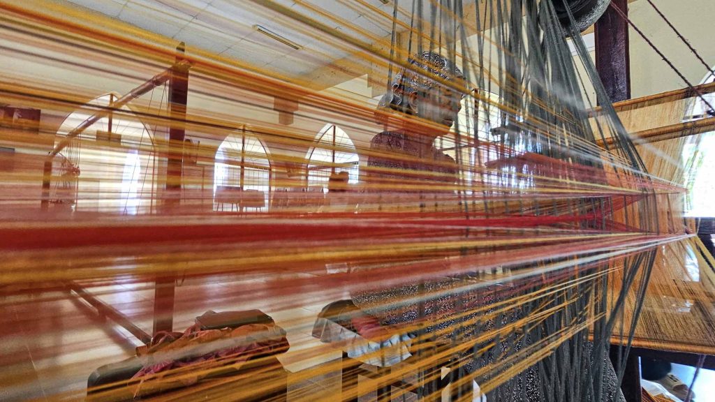 Weaving Threads of Time: Vietnam's Arts and Crafts Villages – A Timeless Treasure Trove for Your Clients 17 lang det cham ninht huan 6