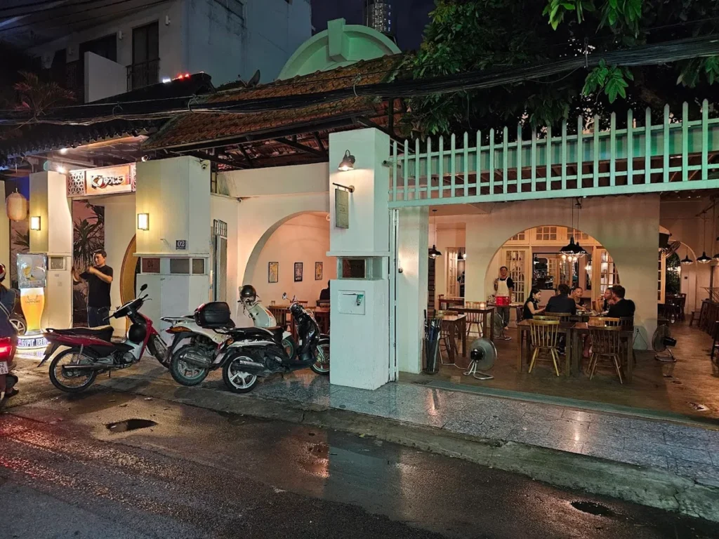 Beyond Pho: The Ultimate Guide to Ho Chi Minh City’s High-End Global Dining Scene 2 phtkap.png