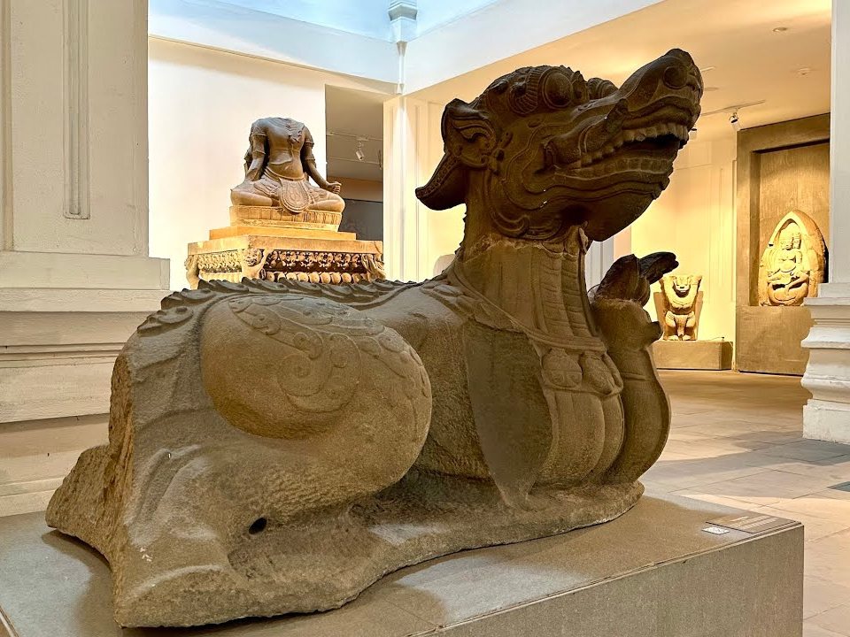 Danang Full Day Sightseeing 2 cham museum 001a