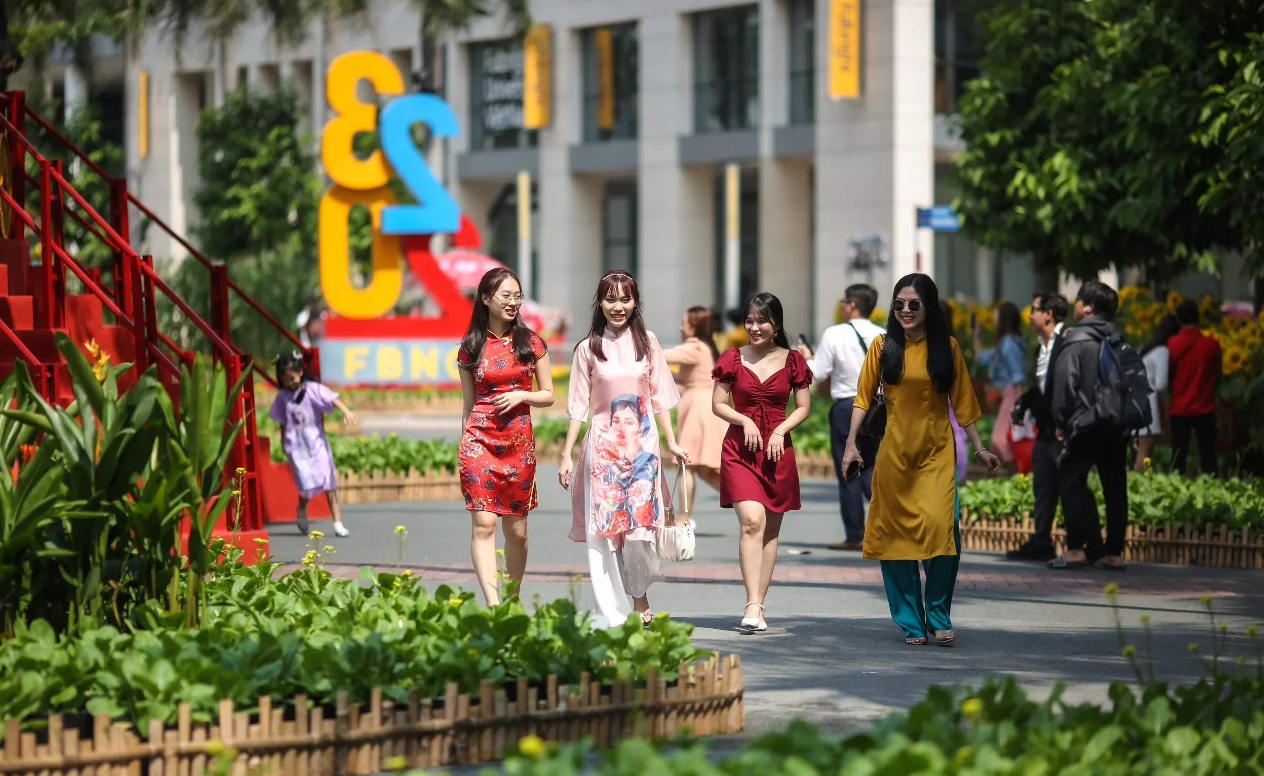 Tet Nguyen Dan 2027: The Complete Travel Agent Guide to Vietnam’s Biggest Festival — Dates, Traditions, and Selling Points 4 duong hoa Phu My Hung 07 scaled 1 edited